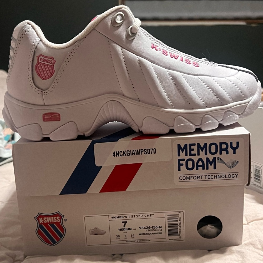 K-Swiss Kids White and Pink Sneakers